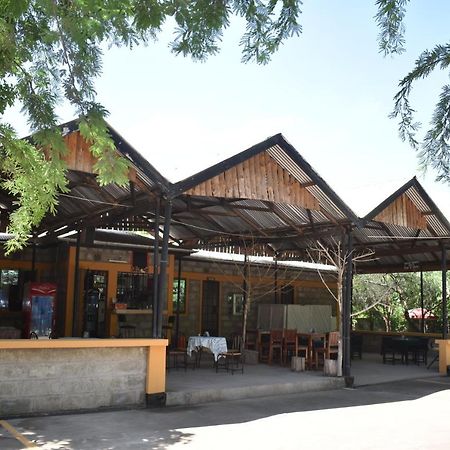 Rainbow Executive Lodge Boma la Ngombe Exteriér fotografie