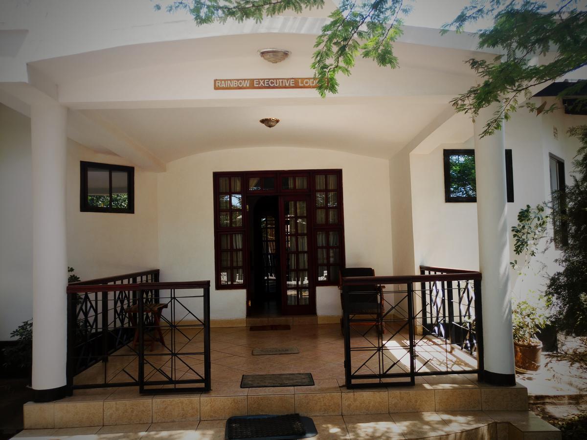 Rainbow Executive Lodge Boma la Ngombe Exteriér fotografie