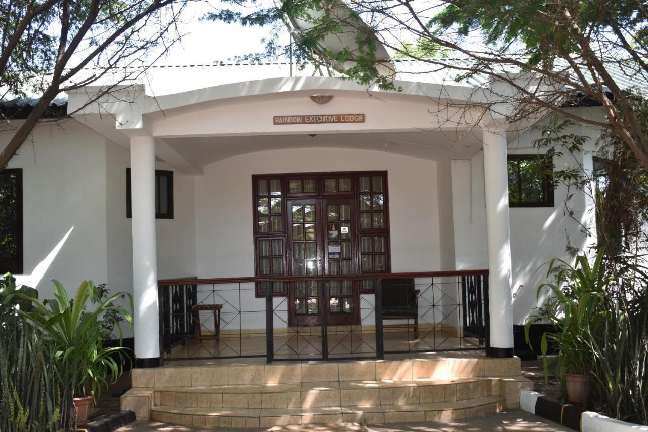 Rainbow Executive Lodge Boma la Ngombe Exteriér fotografie