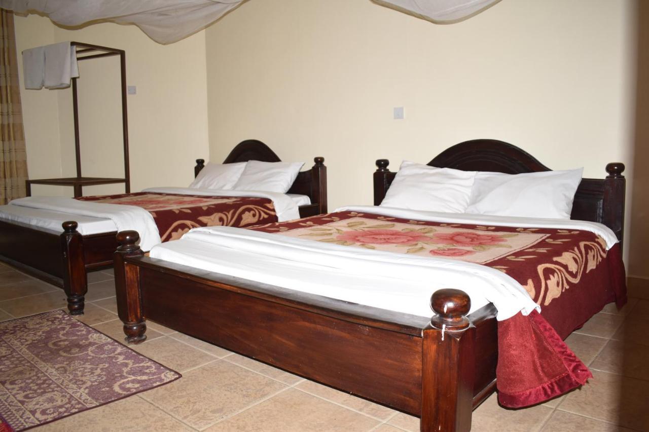 Rainbow Executive Lodge Boma la Ngombe Exteriér fotografie