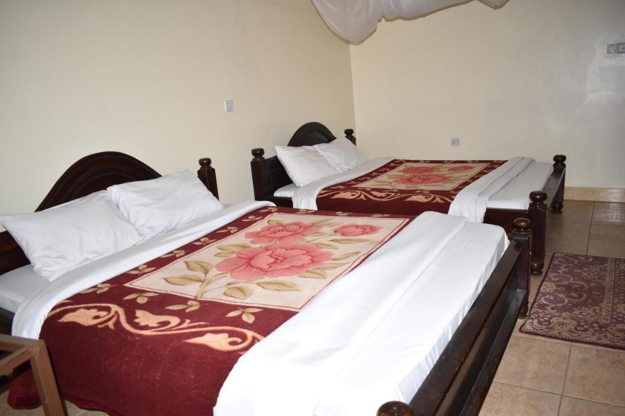 Rainbow Executive Lodge Boma la Ngombe Exteriér fotografie