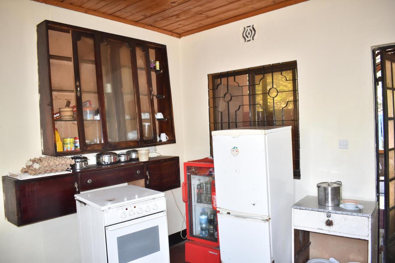 Rainbow Executive Lodge Boma la Ngombe Exteriér fotografie