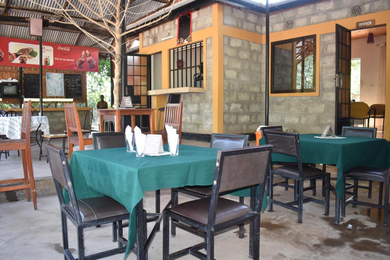 Rainbow Executive Lodge Boma la Ngombe Exteriér fotografie