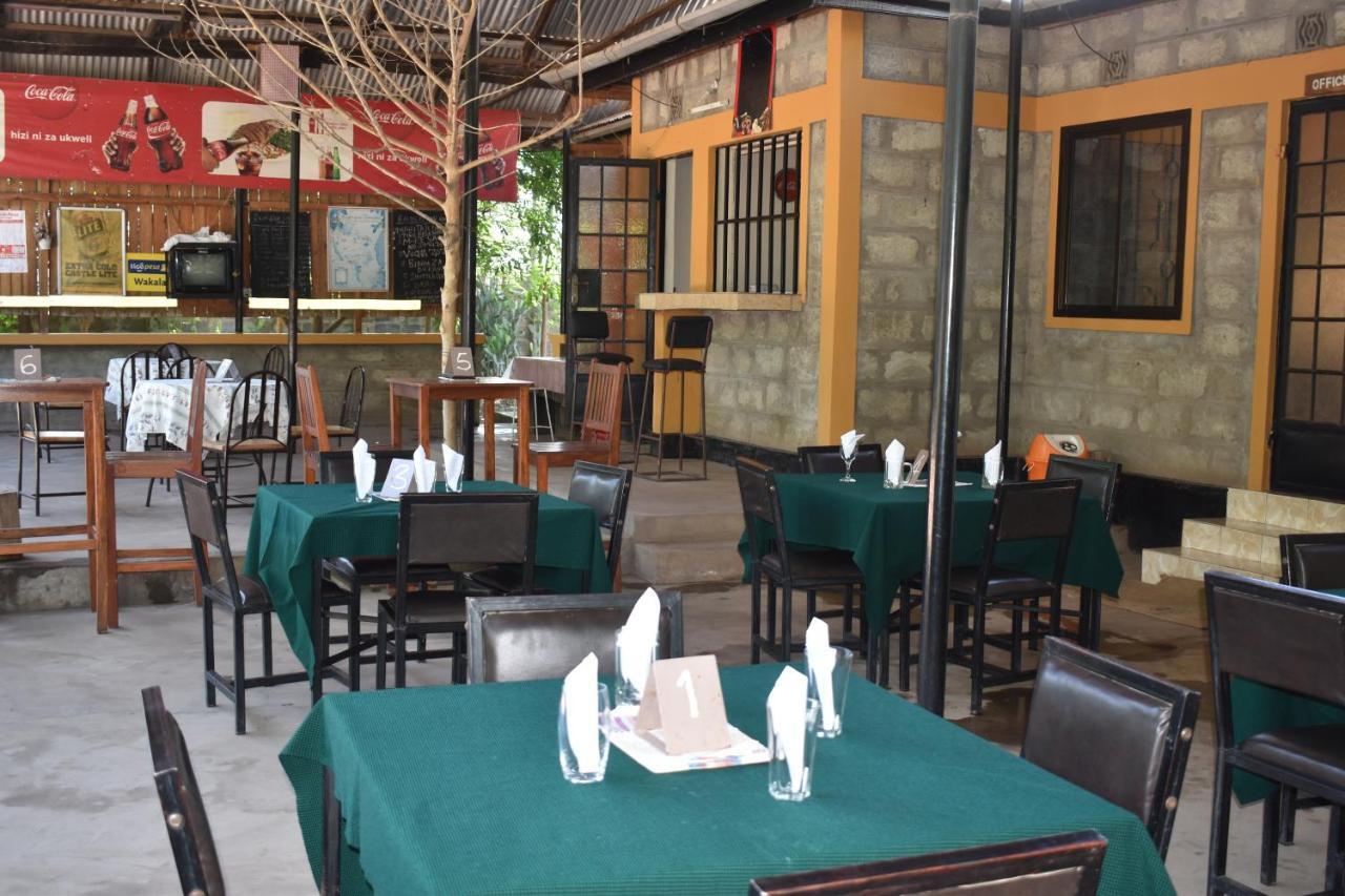 Rainbow Executive Lodge Boma la Ngombe Exteriér fotografie