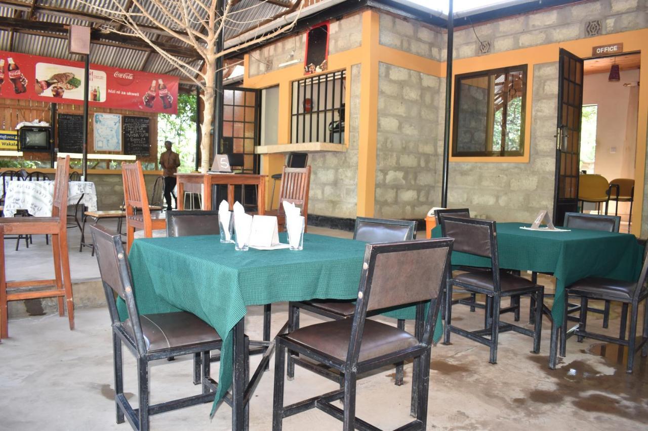 Rainbow Executive Lodge Boma la Ngombe Exteriér fotografie