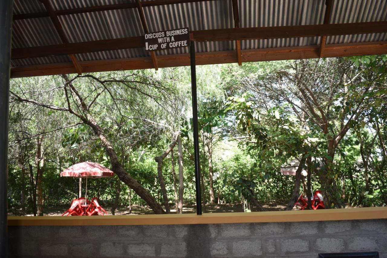 Rainbow Executive Lodge Boma la Ngombe Exteriér fotografie