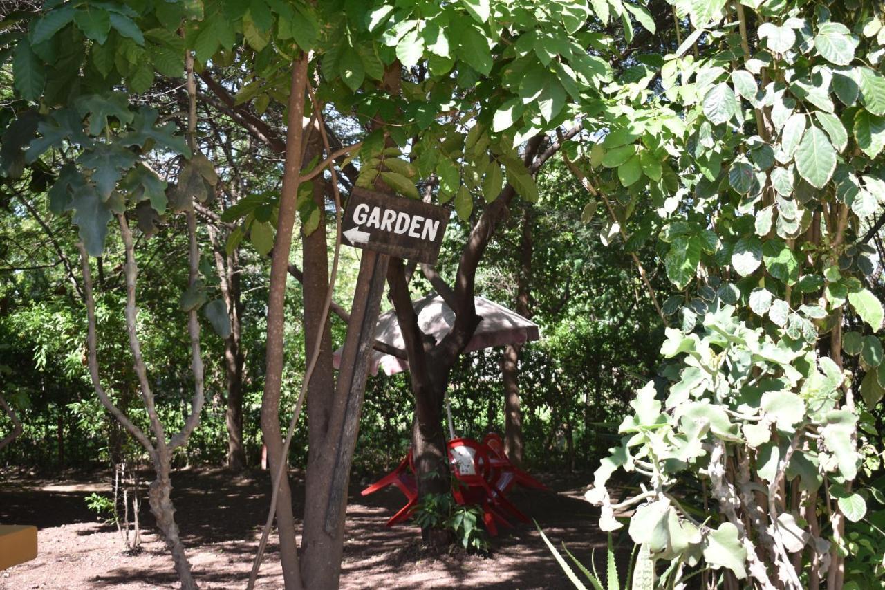 Rainbow Executive Lodge Boma la Ngombe Exteriér fotografie